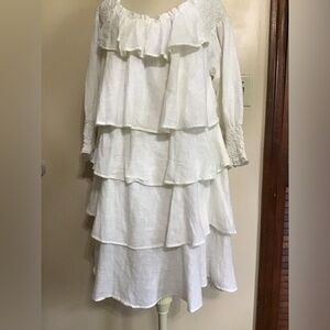 Woman’s new with tags Chelsea and Theodore size large dress off-white